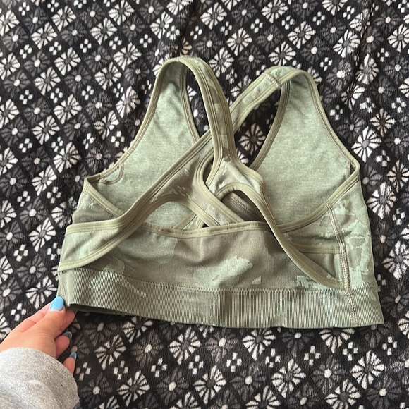 Gymshark Sports Bra - Picture 2 of 3